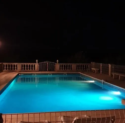 Maisonnette Au Pied De La Garrigue Hébergement de vacances *