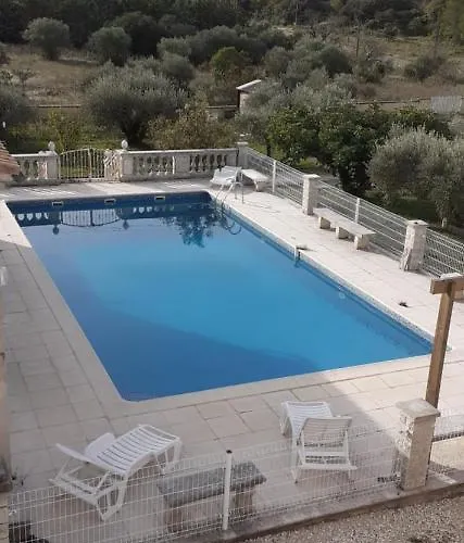 Maisonnette Au Pied De La Garrigue